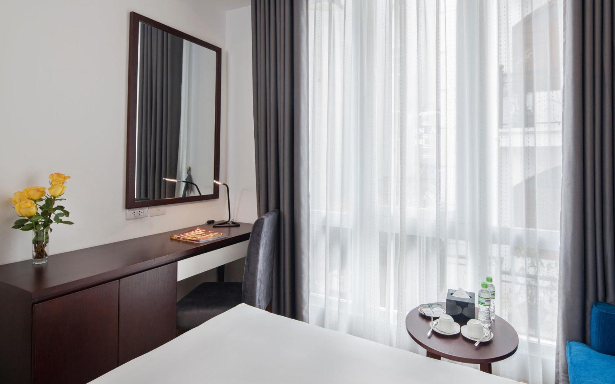 Skyline Hanoi Hotel Room photo